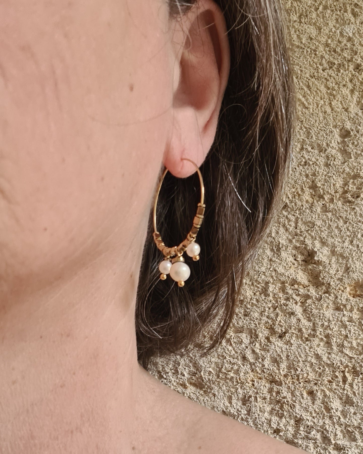 Boucles "Constance" Créoles perles de culture et hématite doré