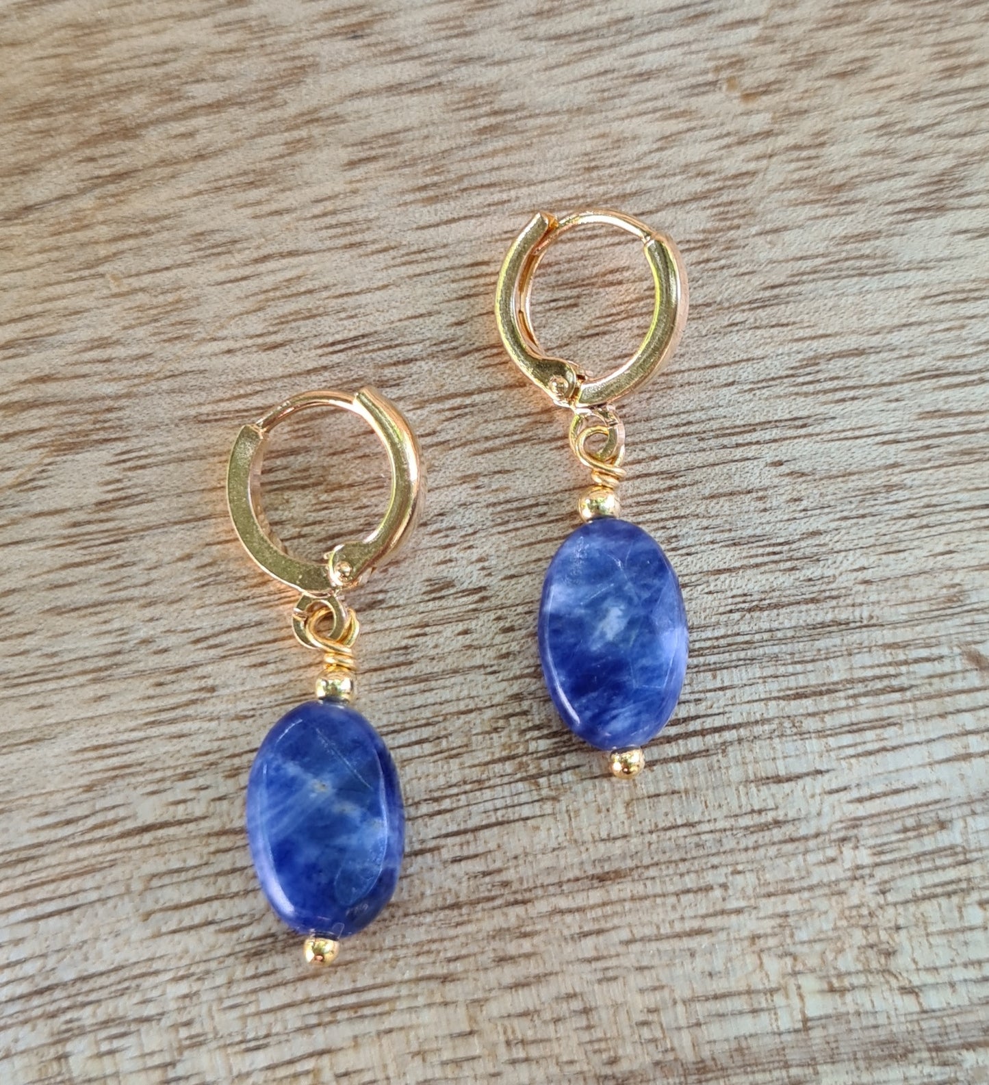 Boucles d'oreilles "Éléa" Sodalite dorées à l'or fin 24kt